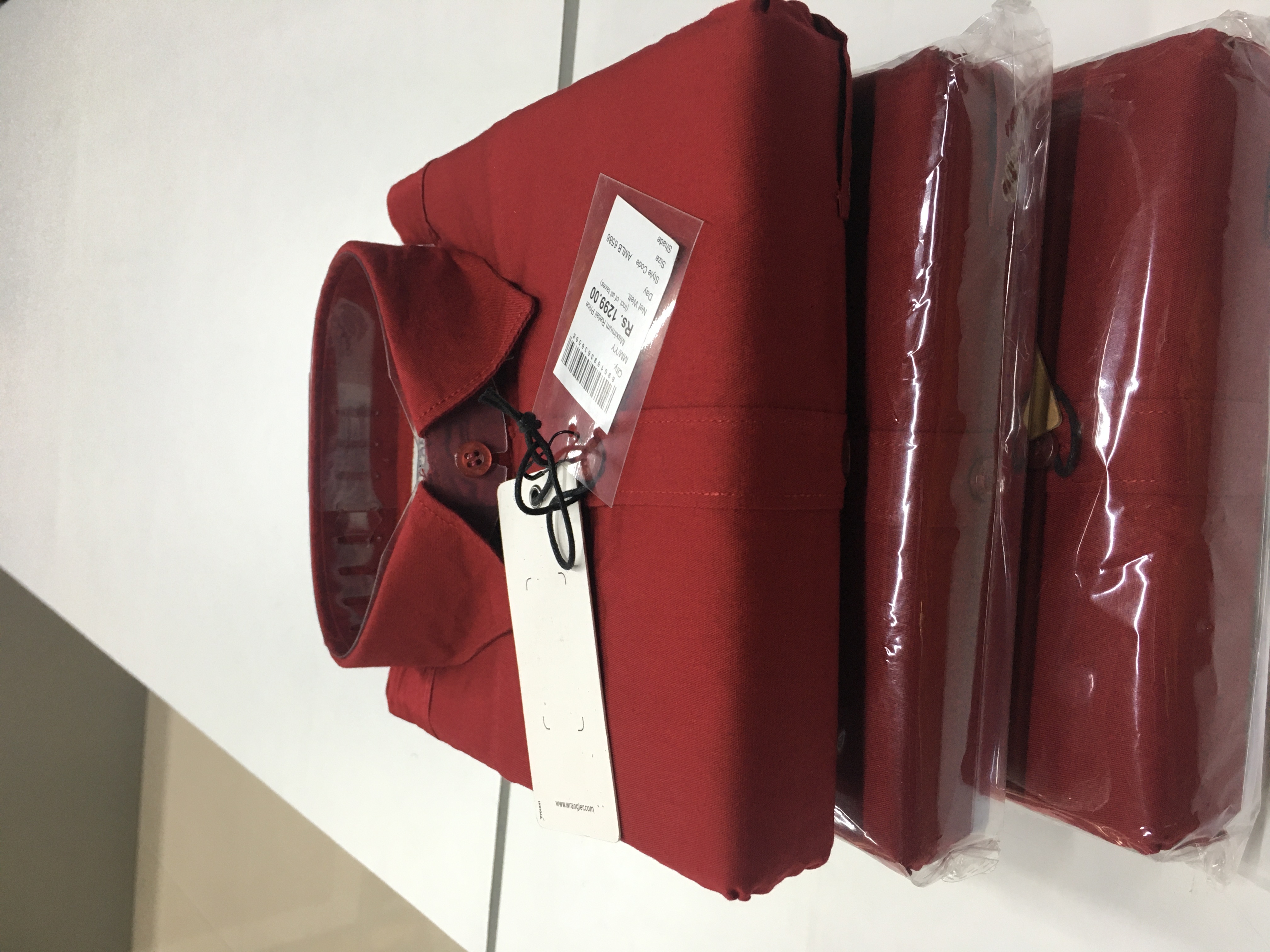 Wrangler  dark red shirt