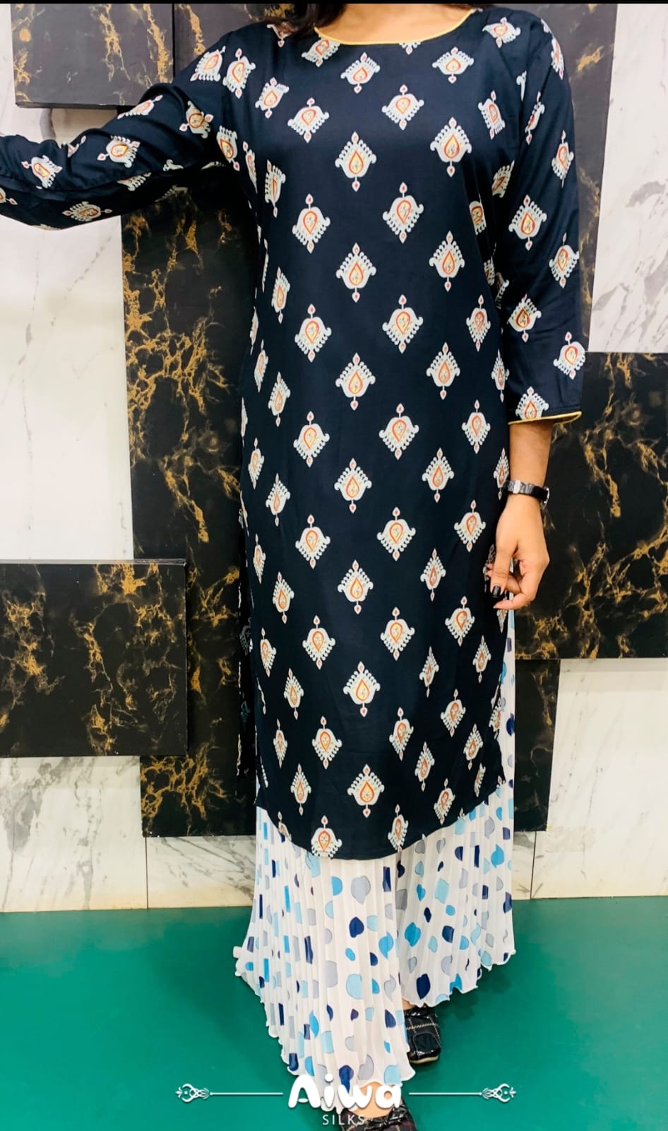 http://www.lotezystore.com/image/cache/catalog/ltzstAbduxyz3600/Womens-Readymade-Kurthi-Black-1.jpeg