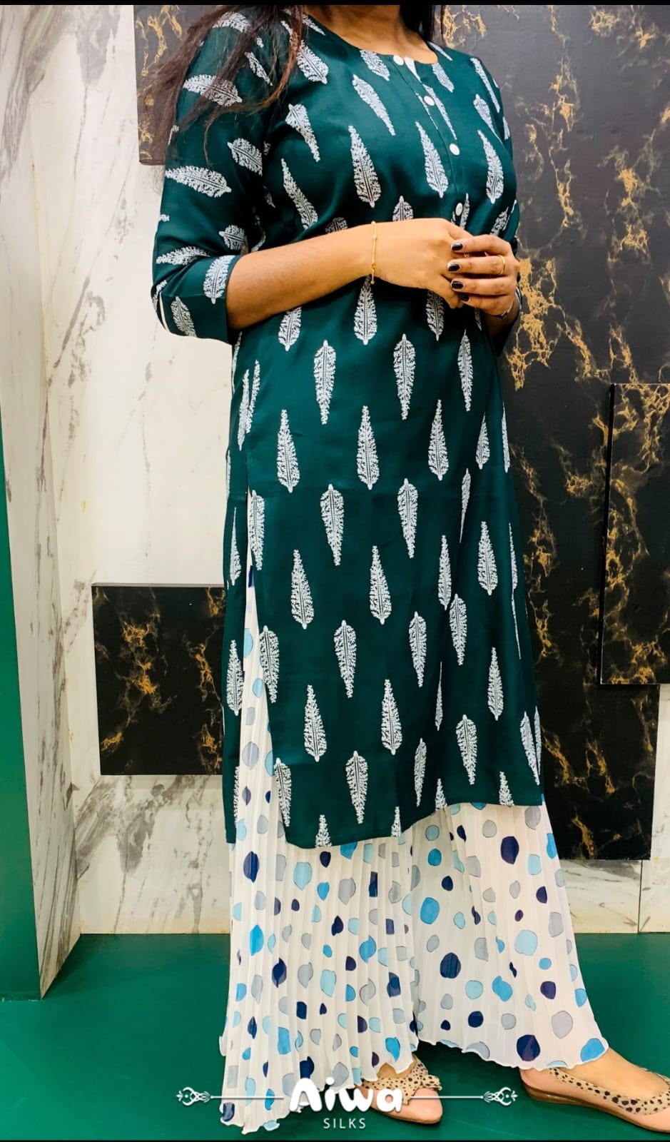 http://www.lotezystore.com/image/cache/catalog/ltzstAbduxyz3600/Womens-Readymade-Kurthi-Green-1.jpeg