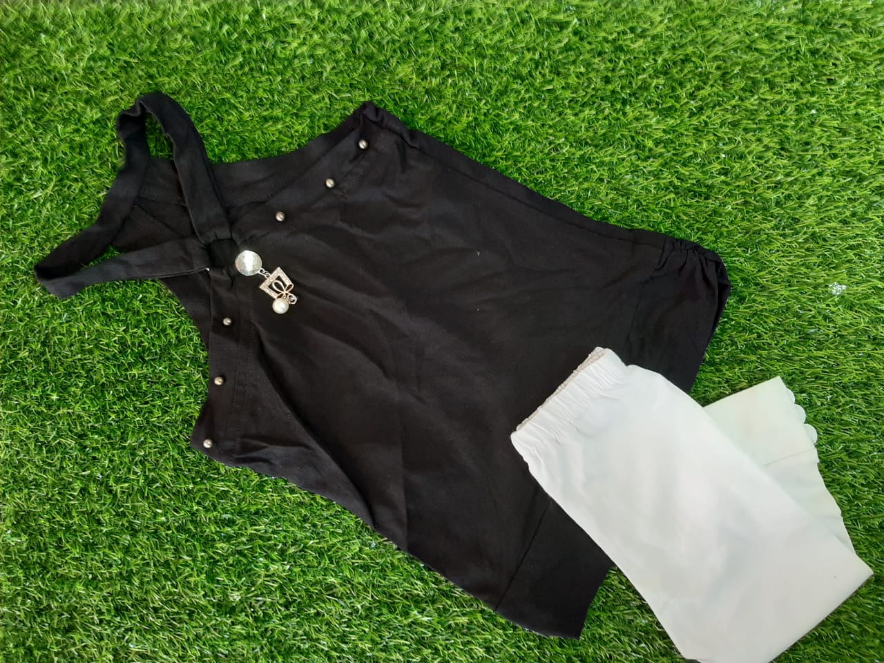 KIDS CAMP LEGGING AND TOP, PLANE BLACK TOP WHITE PANT FOR KIDS