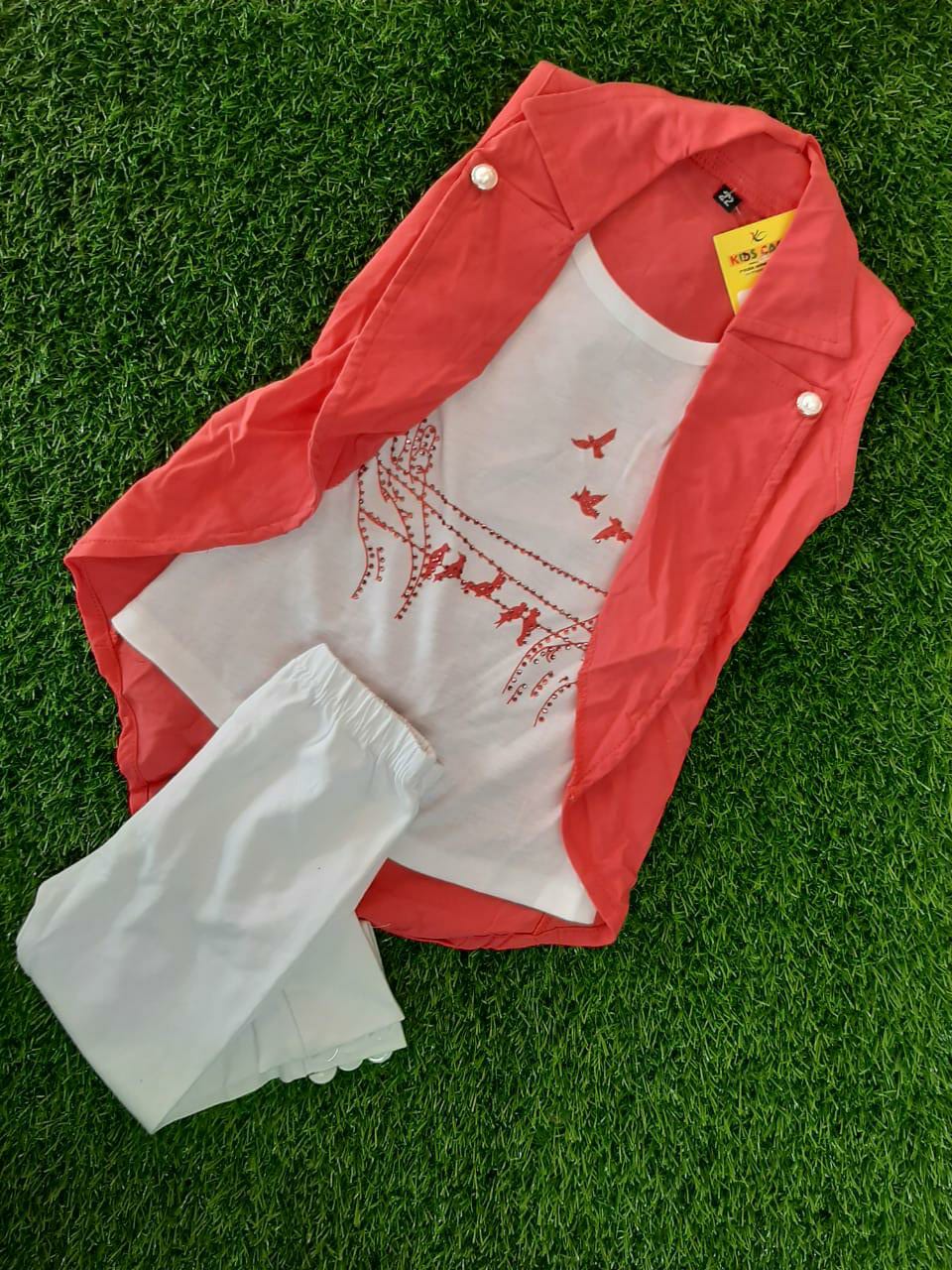 KIDS CAMP LEGGING AND TOP, MULTIPLE  COLOUR TOP WHITE PANT FOR KIDS
