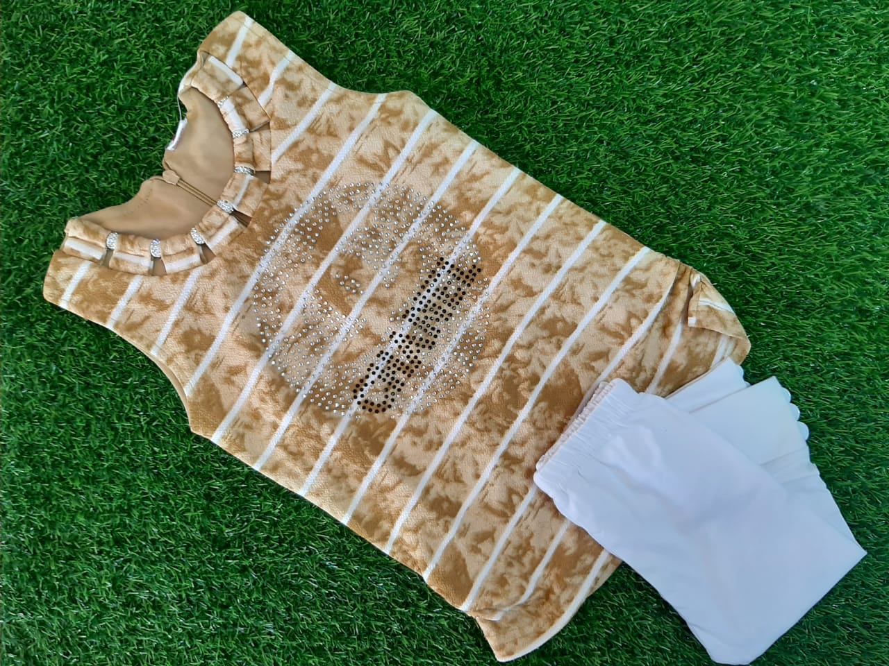 KIDS CAMP LEGGING AND TOP , MIXED COLOUR TOP WHITE PANT FOR KIDS