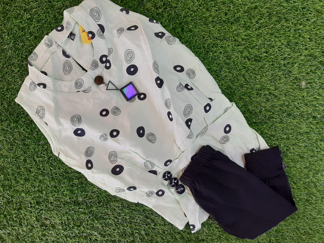 KIDS CAMP LEGGING AND TOP, PRINTED WHITE COLOUR TOP BLACK PANT FOR KIDS